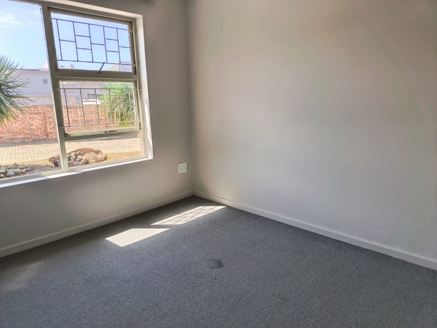 To Let 3 Bedroom Property for Rent in Jeffreys Bay Central Eastern Cape